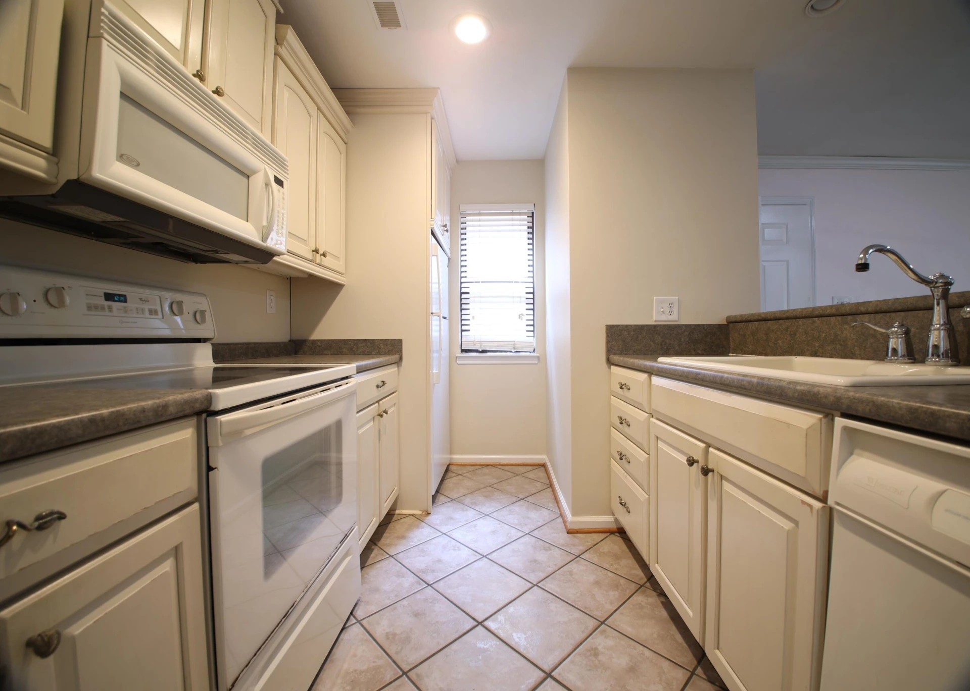 3351 Forest Ridge RD - Photo 4