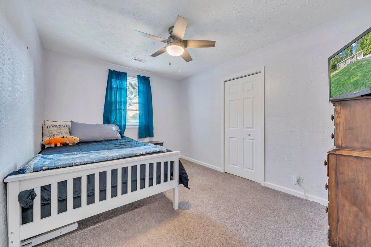 1384 Homeplace RD - Photo 18