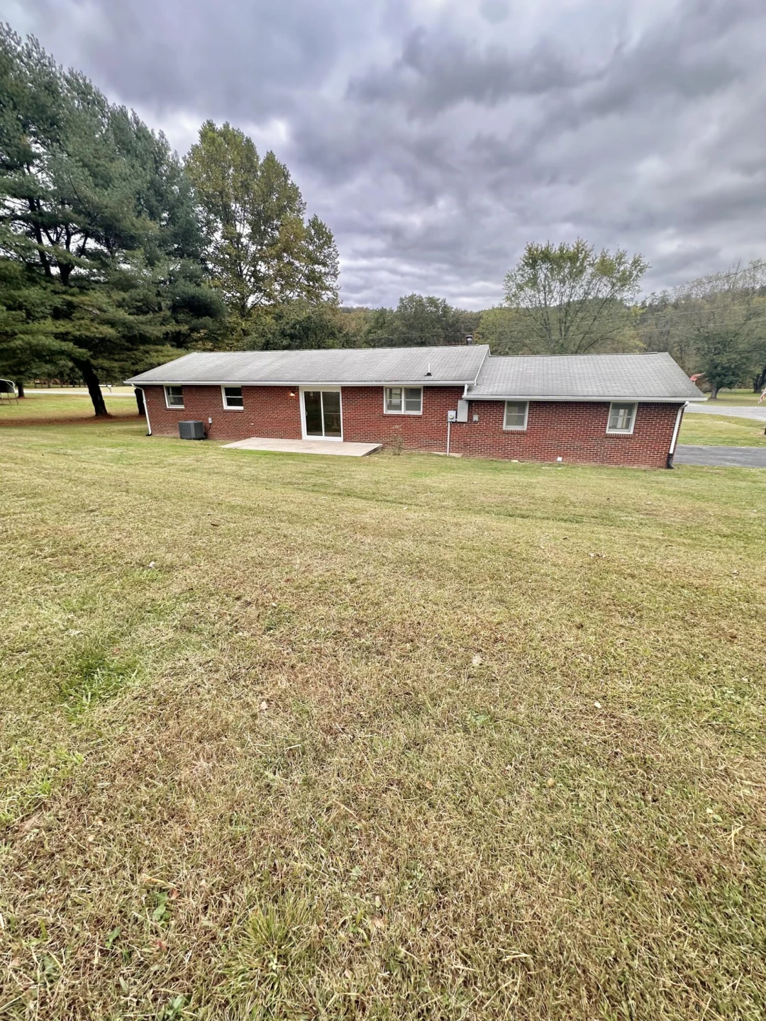 401 Broken Arrow LN - Photo 2