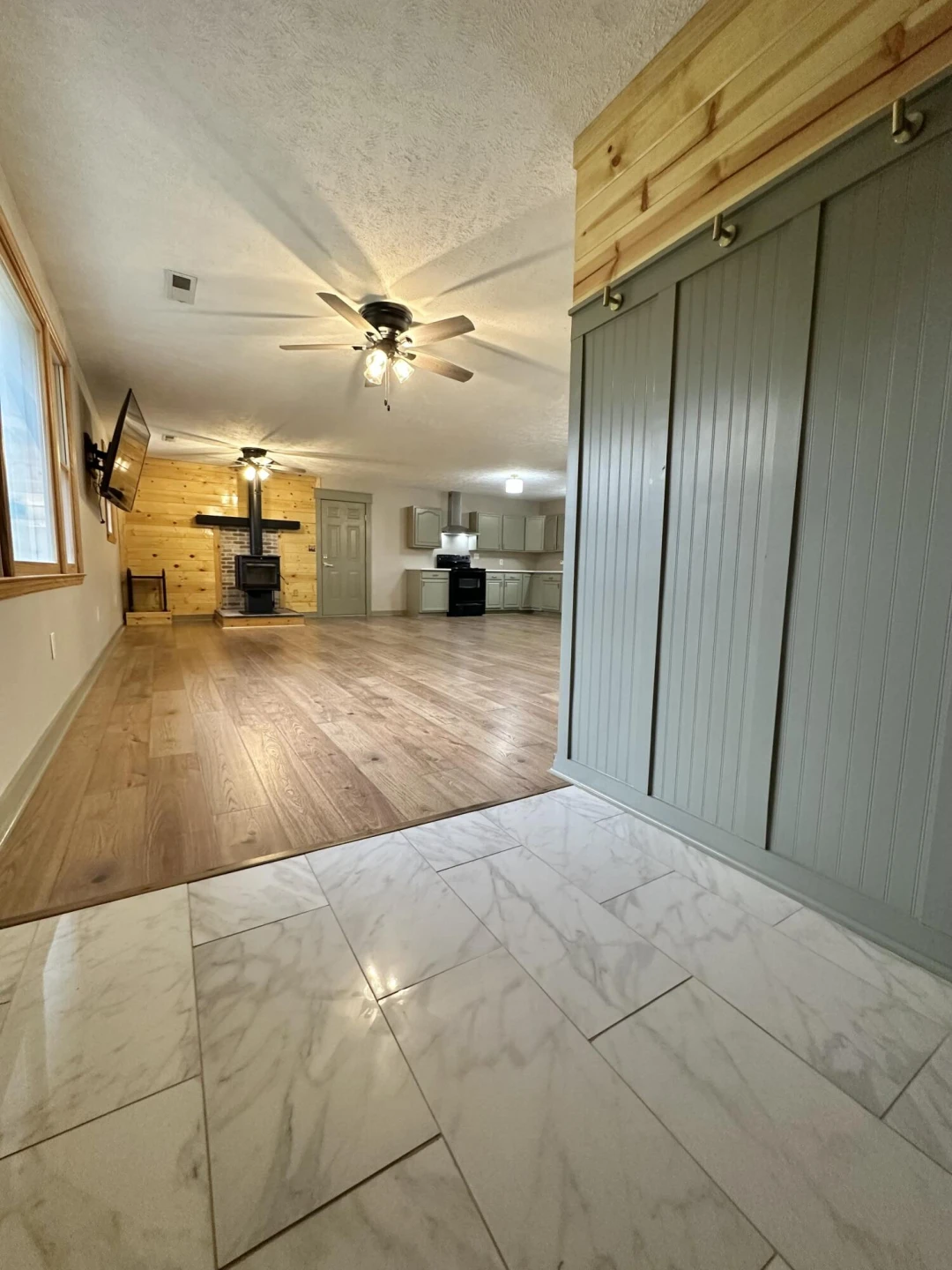 401 Broken Arrow LN - Photo 6