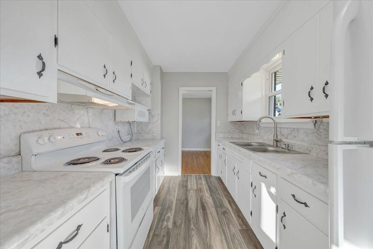 1608 Eddy AVE - Photo 13