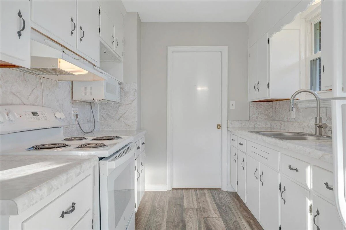 1608 Eddy AVE - Photo 12