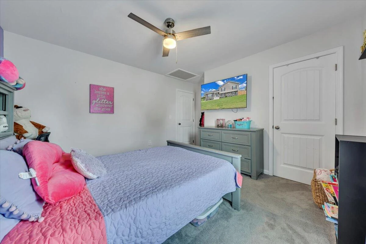 4018 Hazelridge RD NW - Photo 15