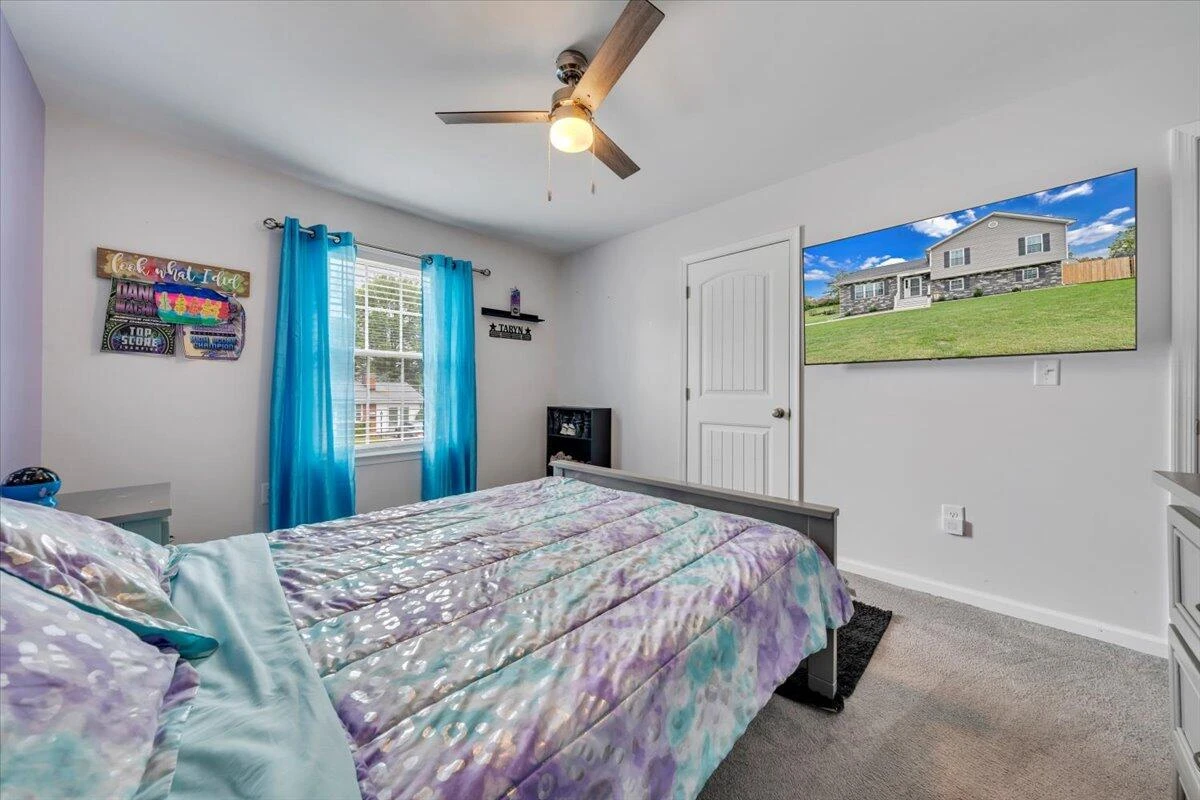 4018 Hazelridge RD NW - Photo 17