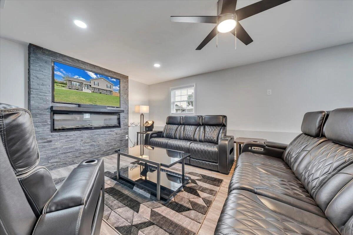 4018 Hazelridge RD NW - Photo 25