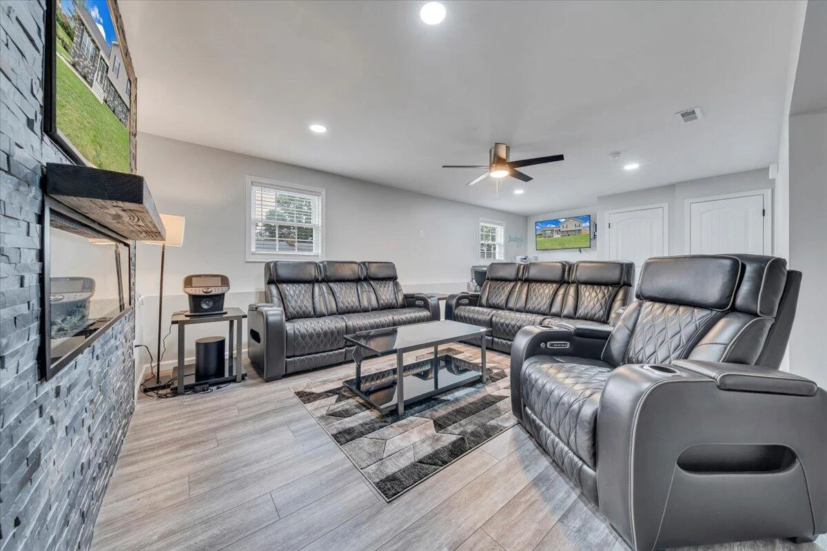 4018 Hazelridge RD NW - Photo 26