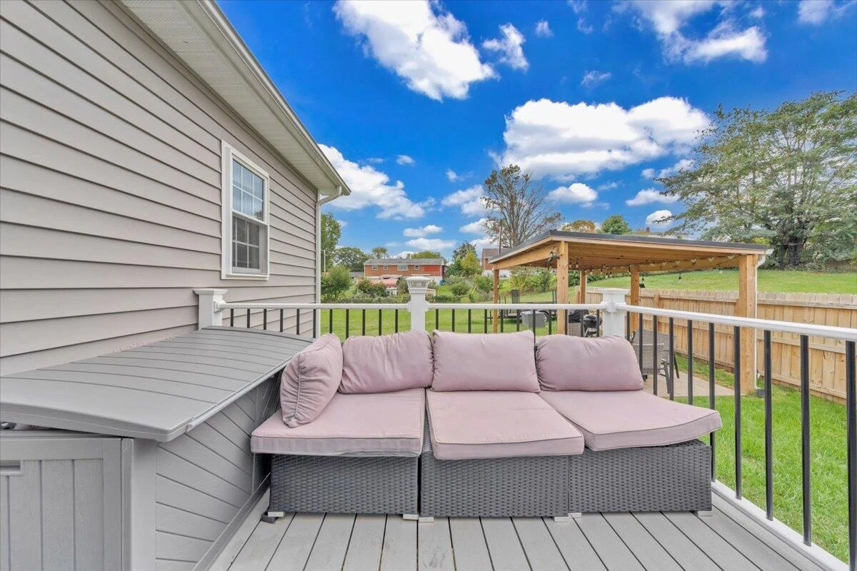 4018 Hazelridge RD NW - Photo 35