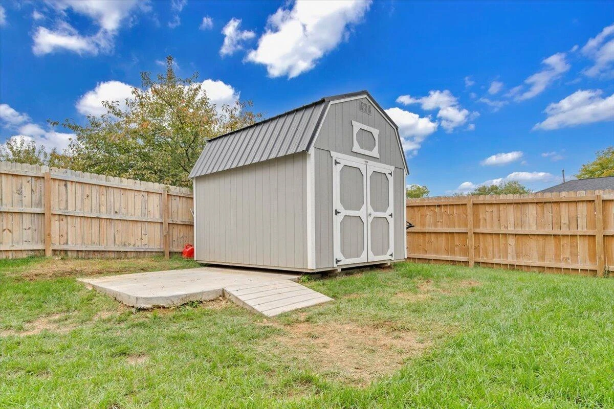 4018 Hazelridge RD NW - Photo 38