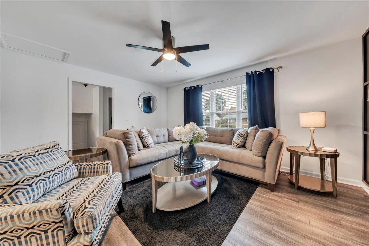 4018 Hazelridge RD NW - Photo 4