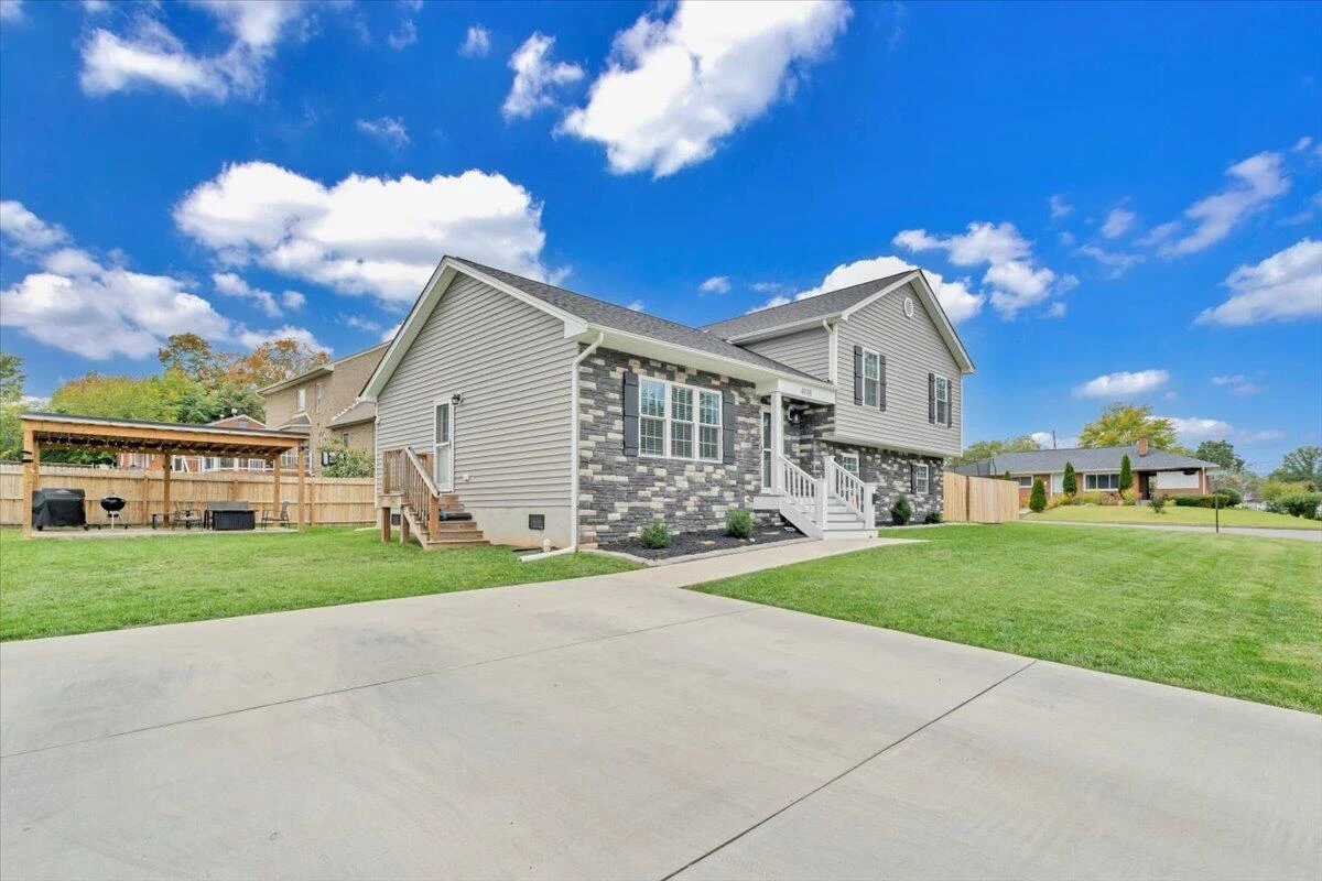 4018 Hazelridge RD NW - Photo 42