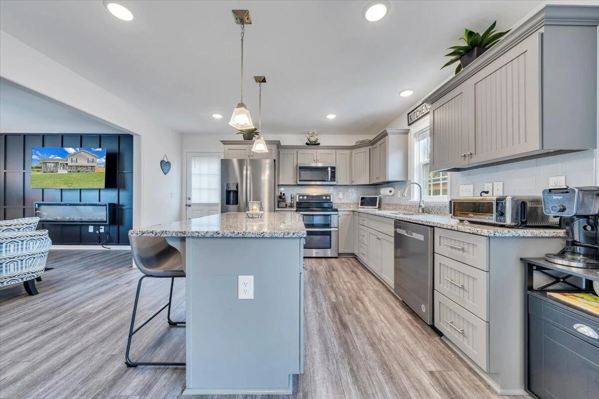 4018 Hazelridge RD NW - Photo 8