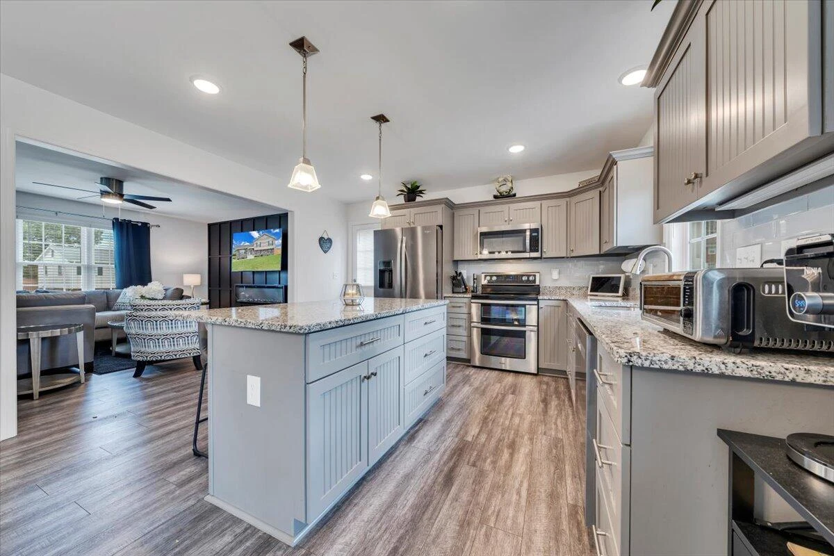 4018 Hazelridge RD NW - Photo 9