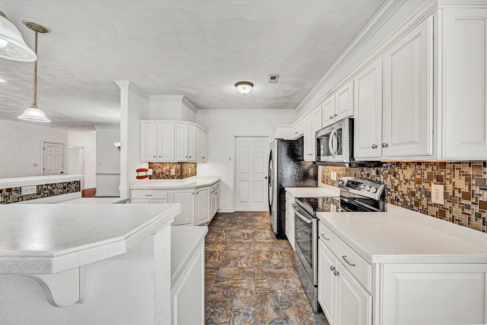 1613 Edgebrook RD - Photo 11