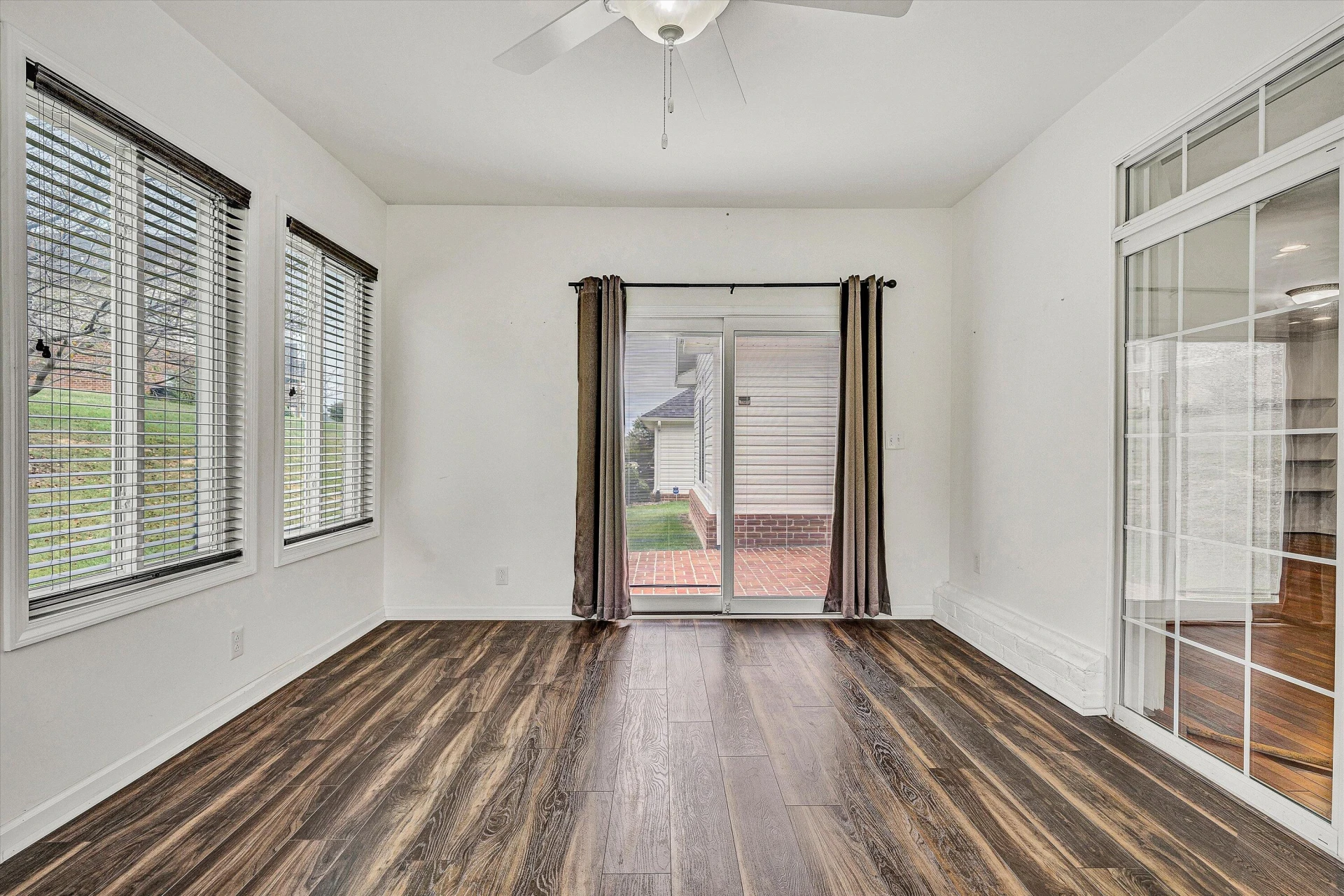 1613 Edgebrook RD - Photo 20
