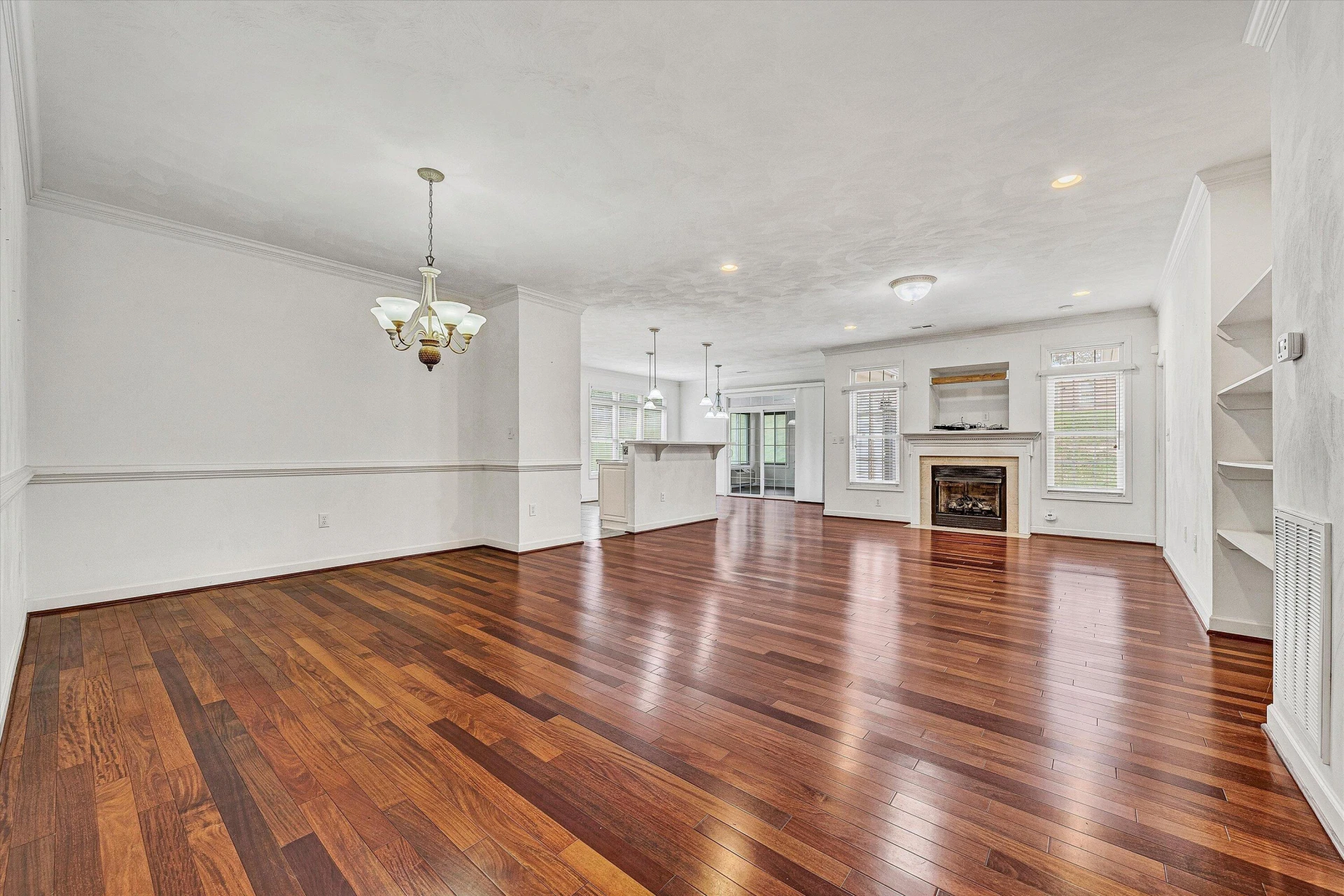 1613 Edgebrook RD - Photo 4