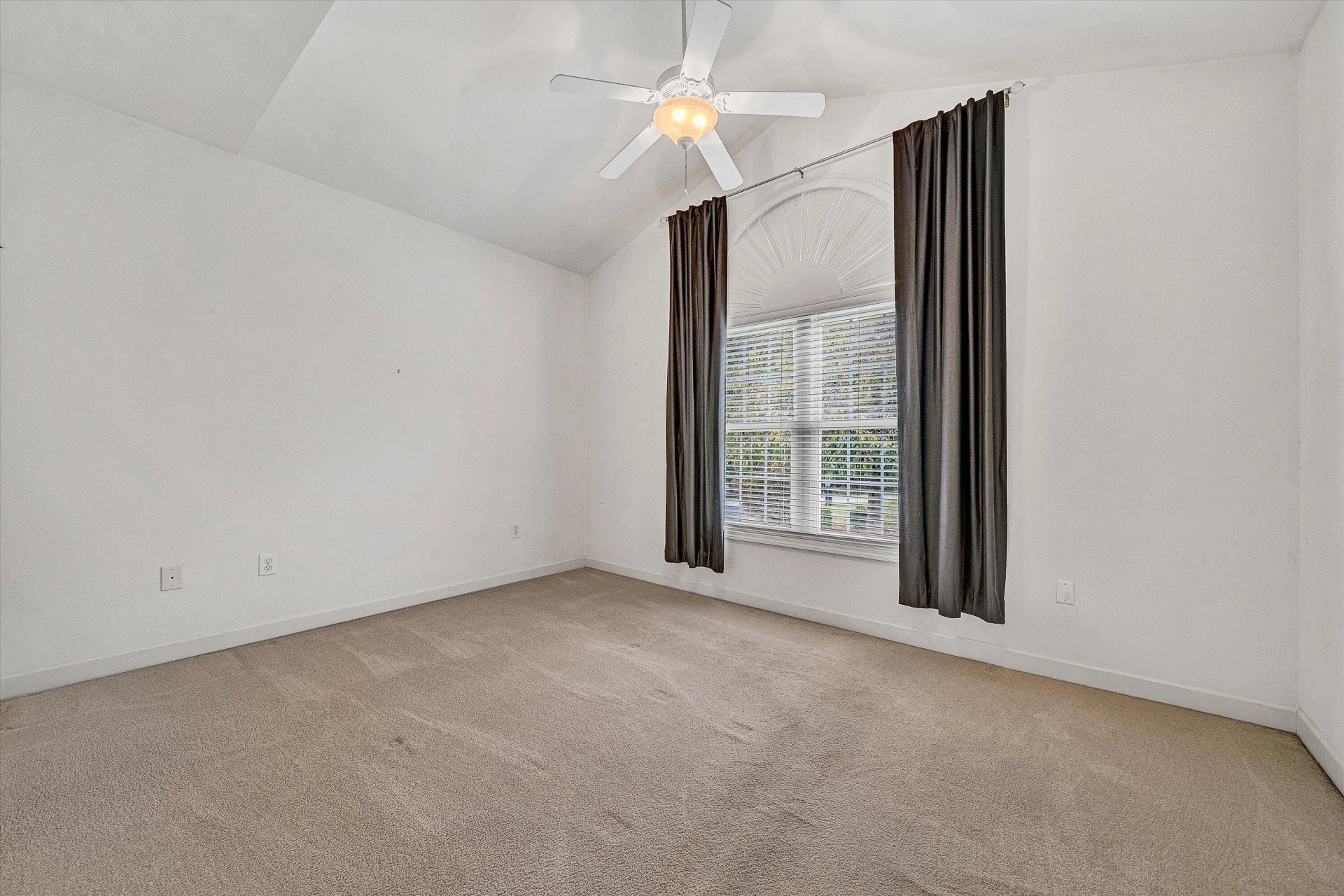 1613 Edgebrook RD - Photo 31