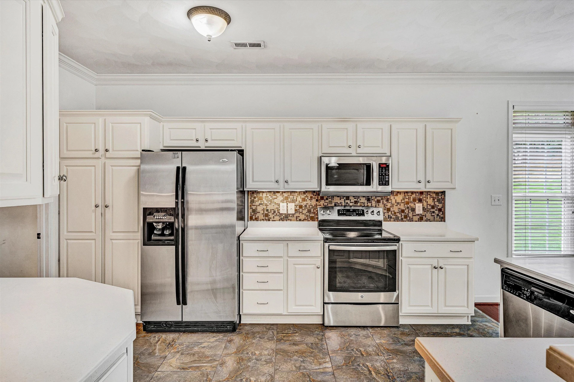 1613 Edgebrook RD - Photo 9