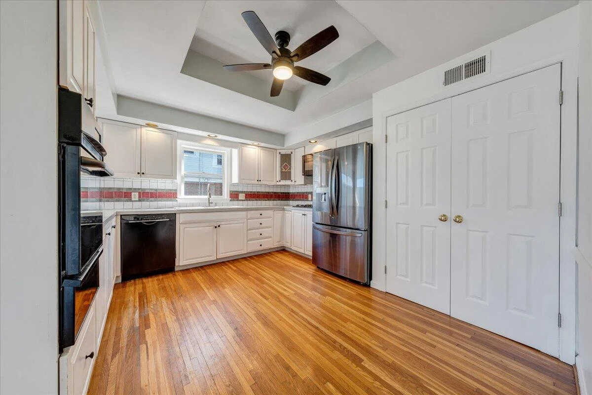 2115 Berkley AVE SW - Photo 5