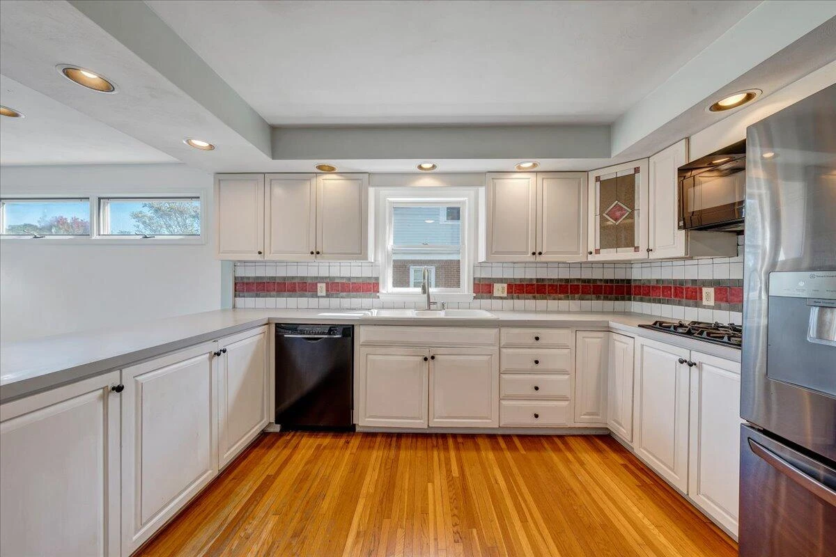 2115 Berkley AVE SW - Photo 6