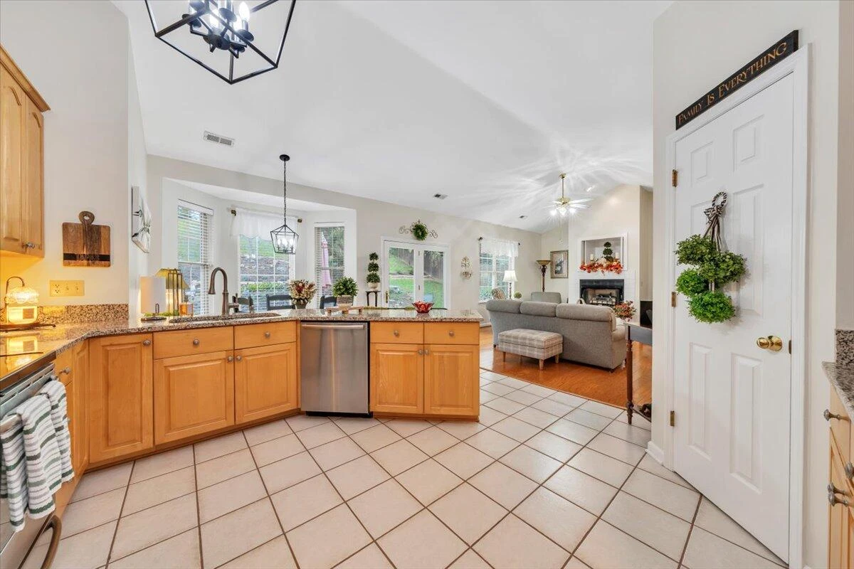 1523 Rosewalk LN - Photo 12