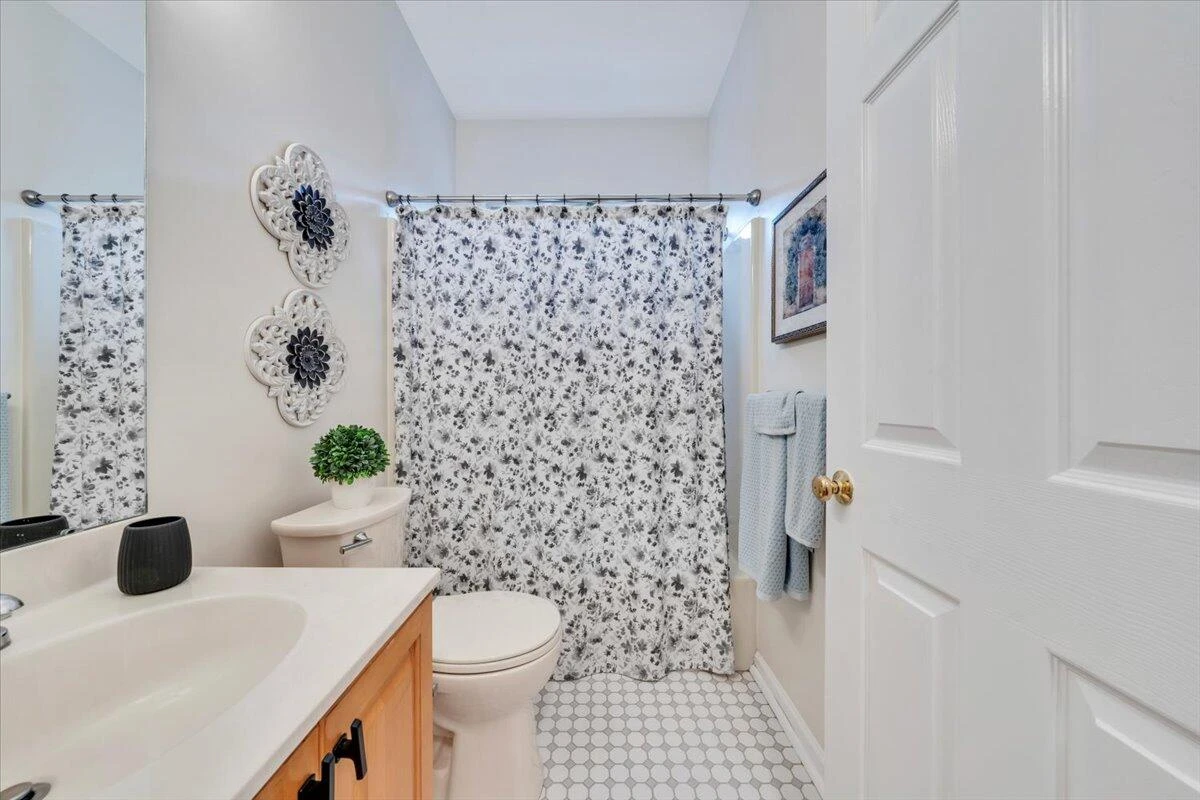 1523 Rosewalk LN - Photo 18