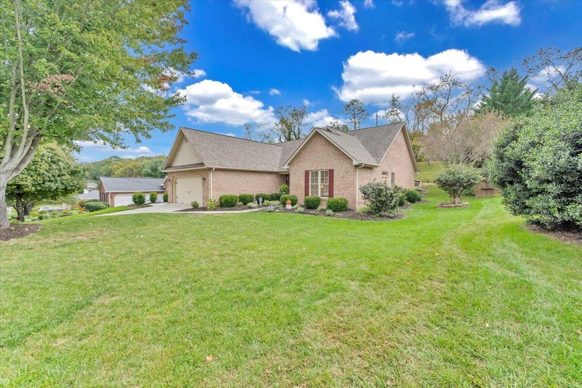 1523 Rosewalk LN - Photo 35