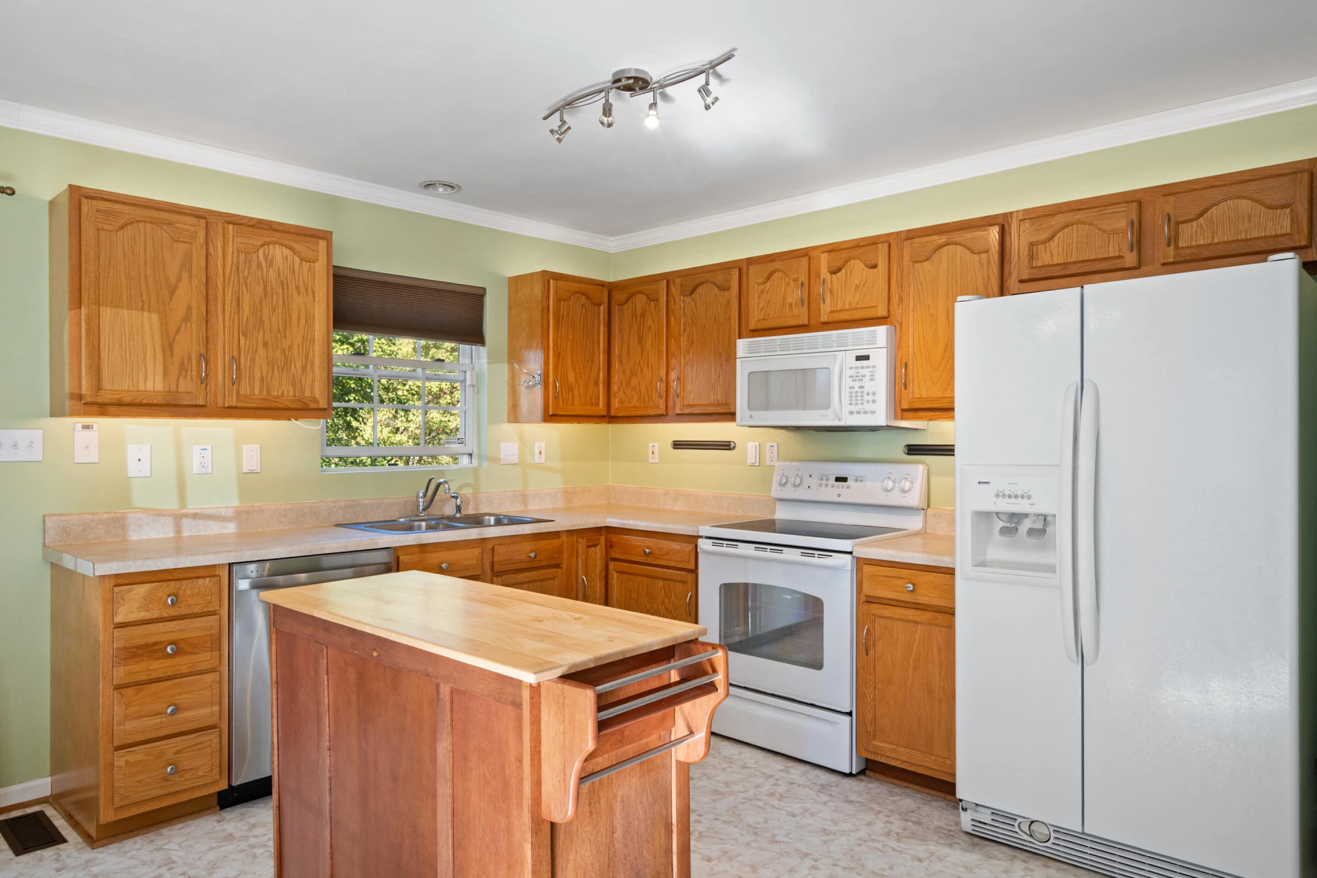 2918 Green Ridge RD - Photo 9
