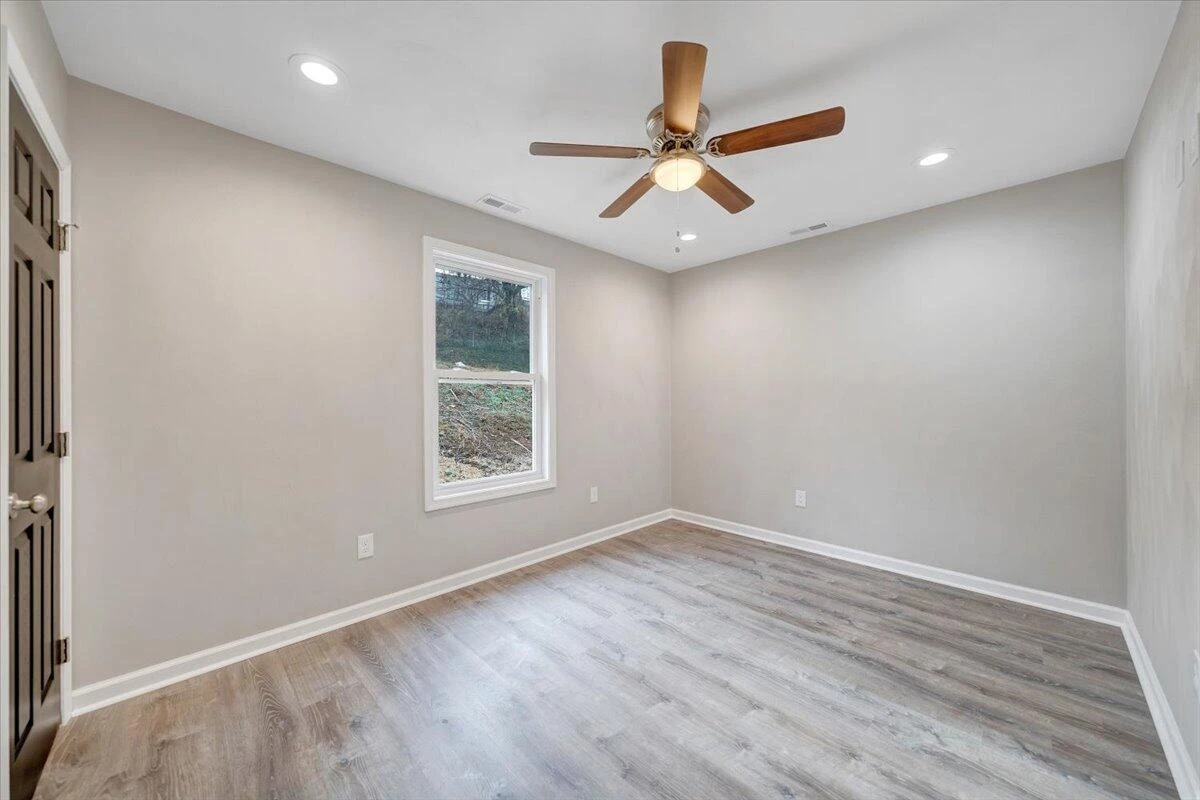 1417 Varnell AVE NE - Photo 13