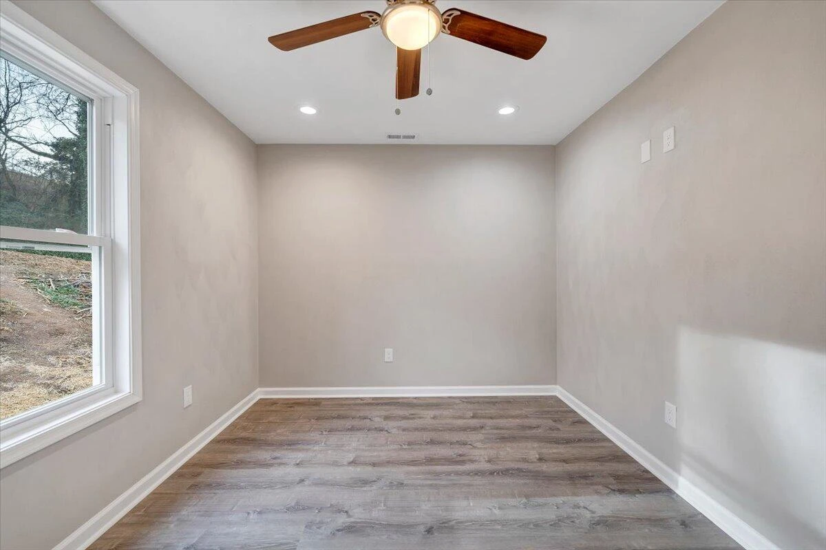 1417 Varnell AVE NE - Photo 14
