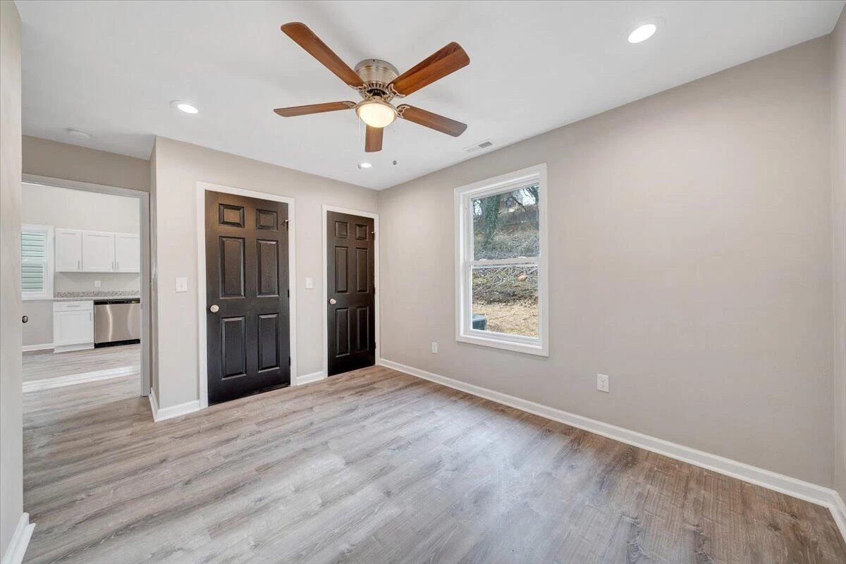 1417 Varnell AVE NE - Photo 16