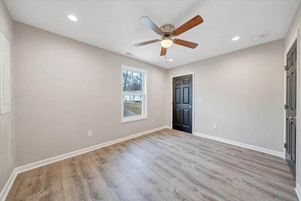 1417 Varnell AVE NE - Photo 18