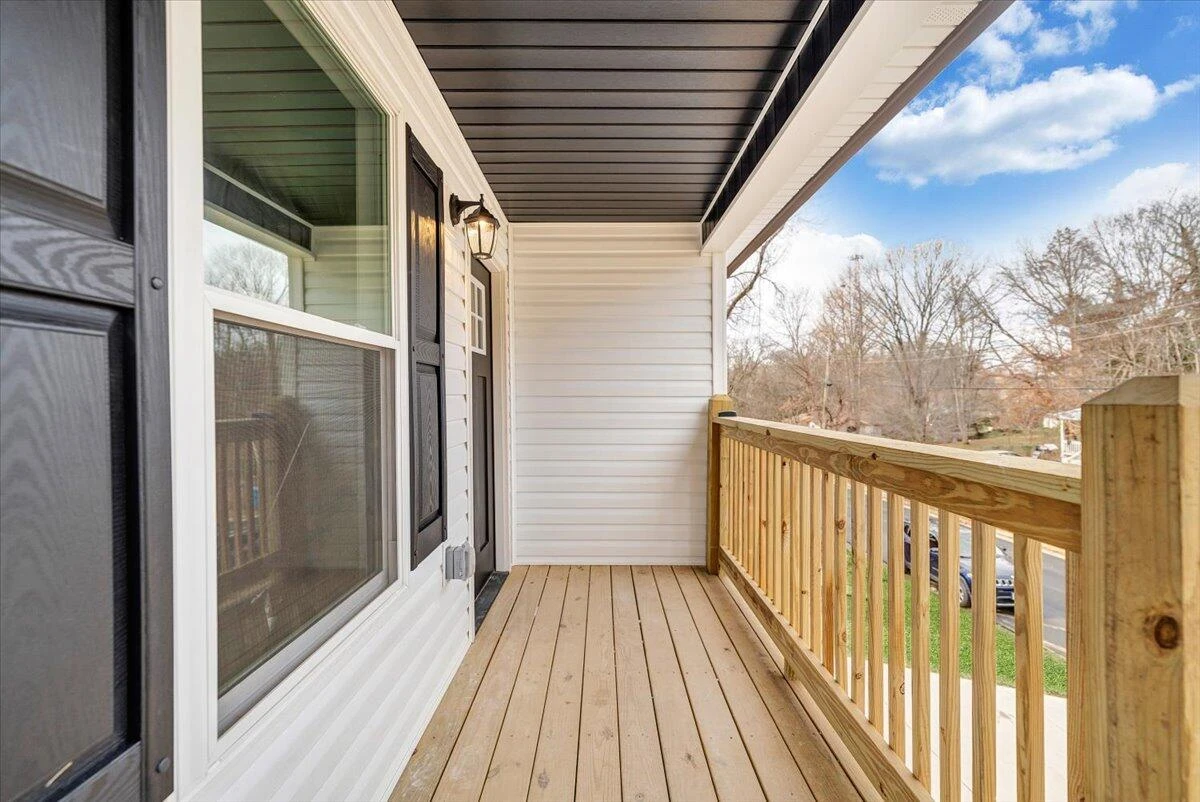1417 Varnell AVE NE - Photo 2