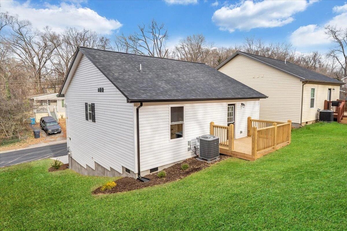 1417 Varnell AVE NE - Photo 29