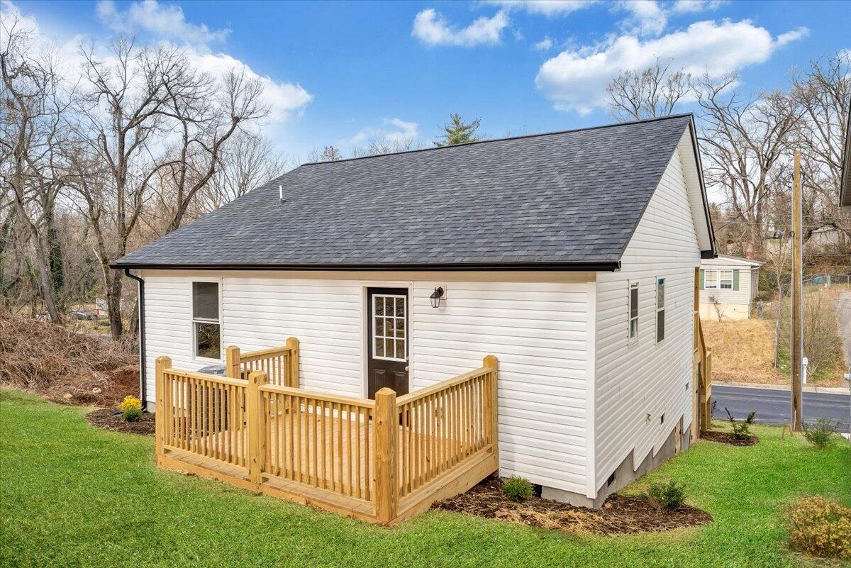 1417 Varnell AVE NE - Photo 32