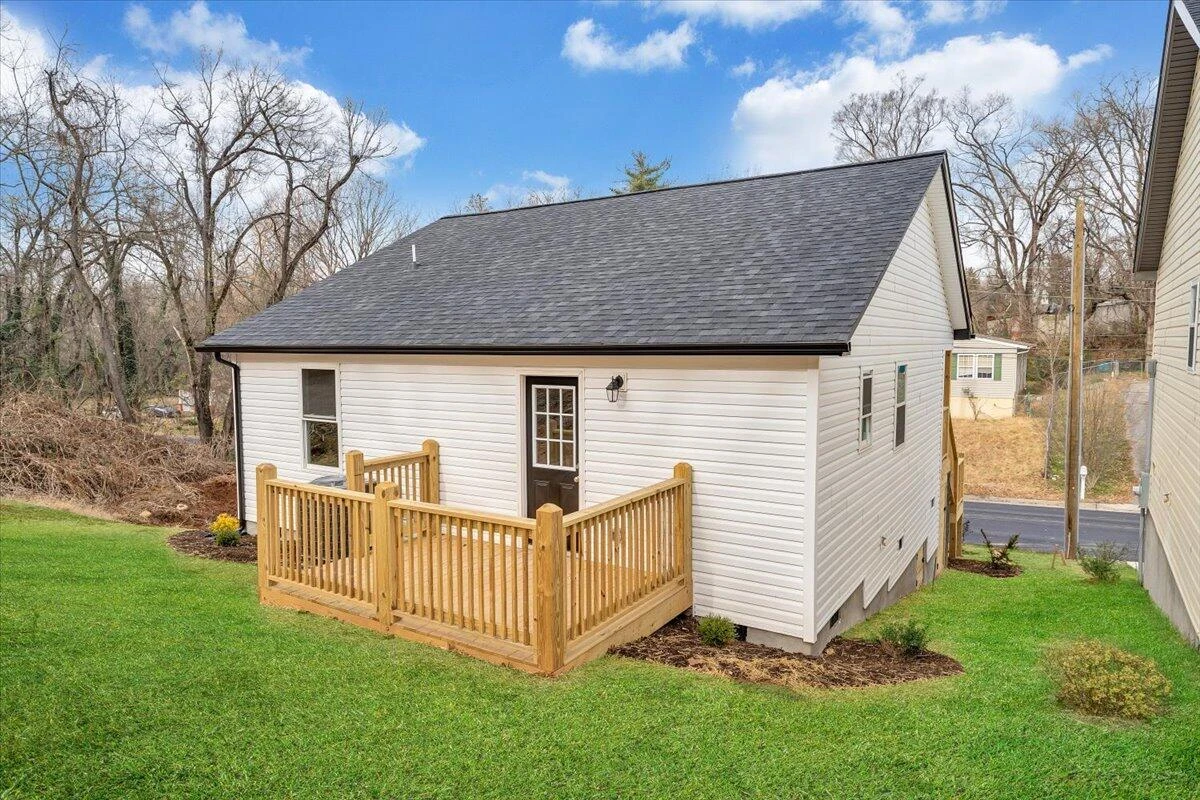 1417 Varnell AVE NE - Photo 33
