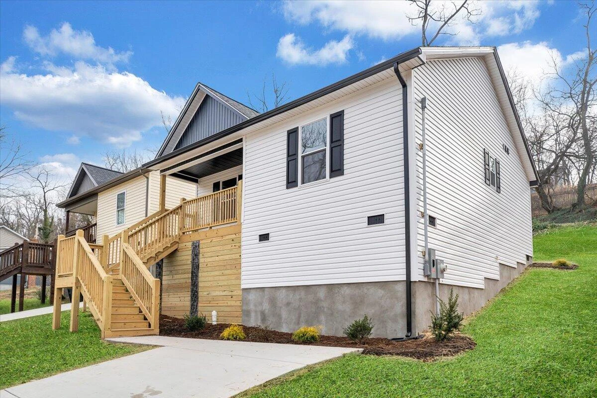 1417 Varnell AVE NE - Photo 35