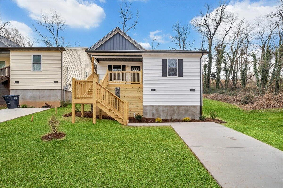 1417 Varnell AVE NE - Photo 36