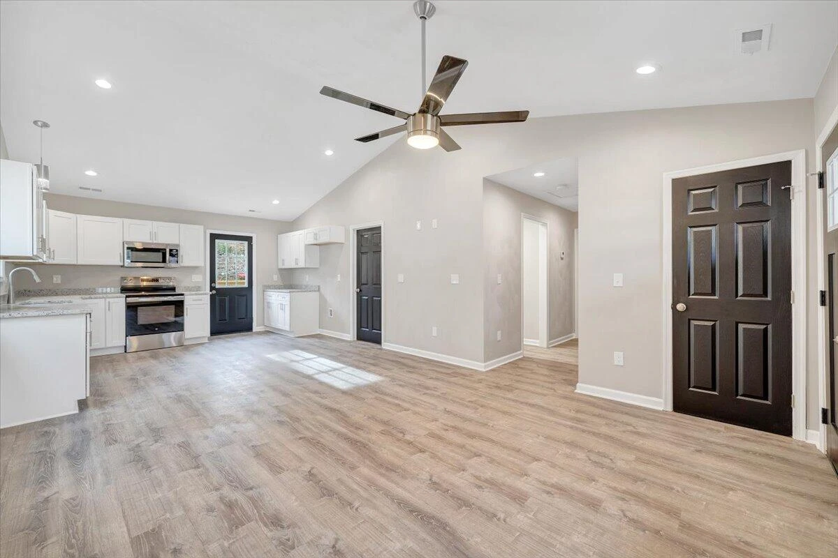 1417 Varnell AVE NE - Photo 5