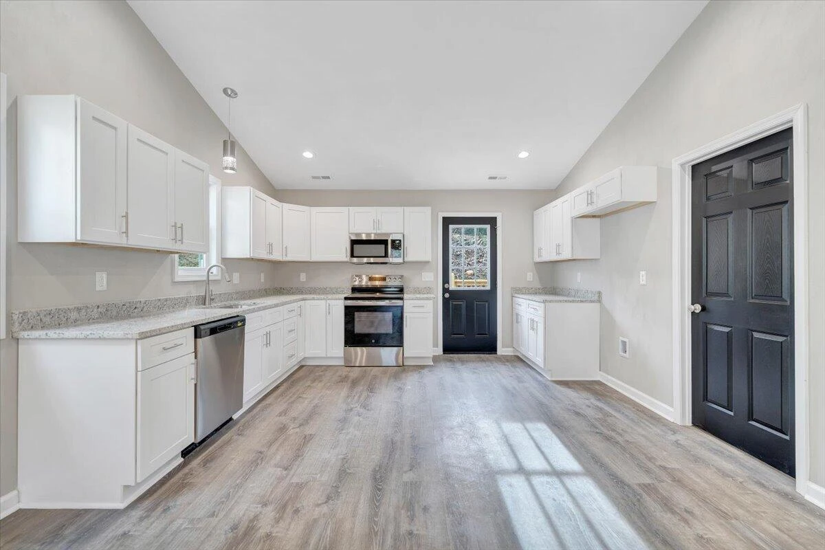 1417 Varnell AVE NE - Photo 7