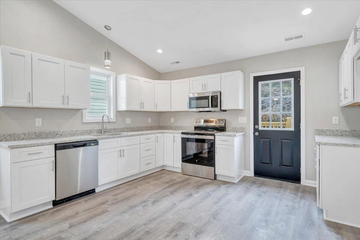 1417 Varnell AVE NE - Photo 8