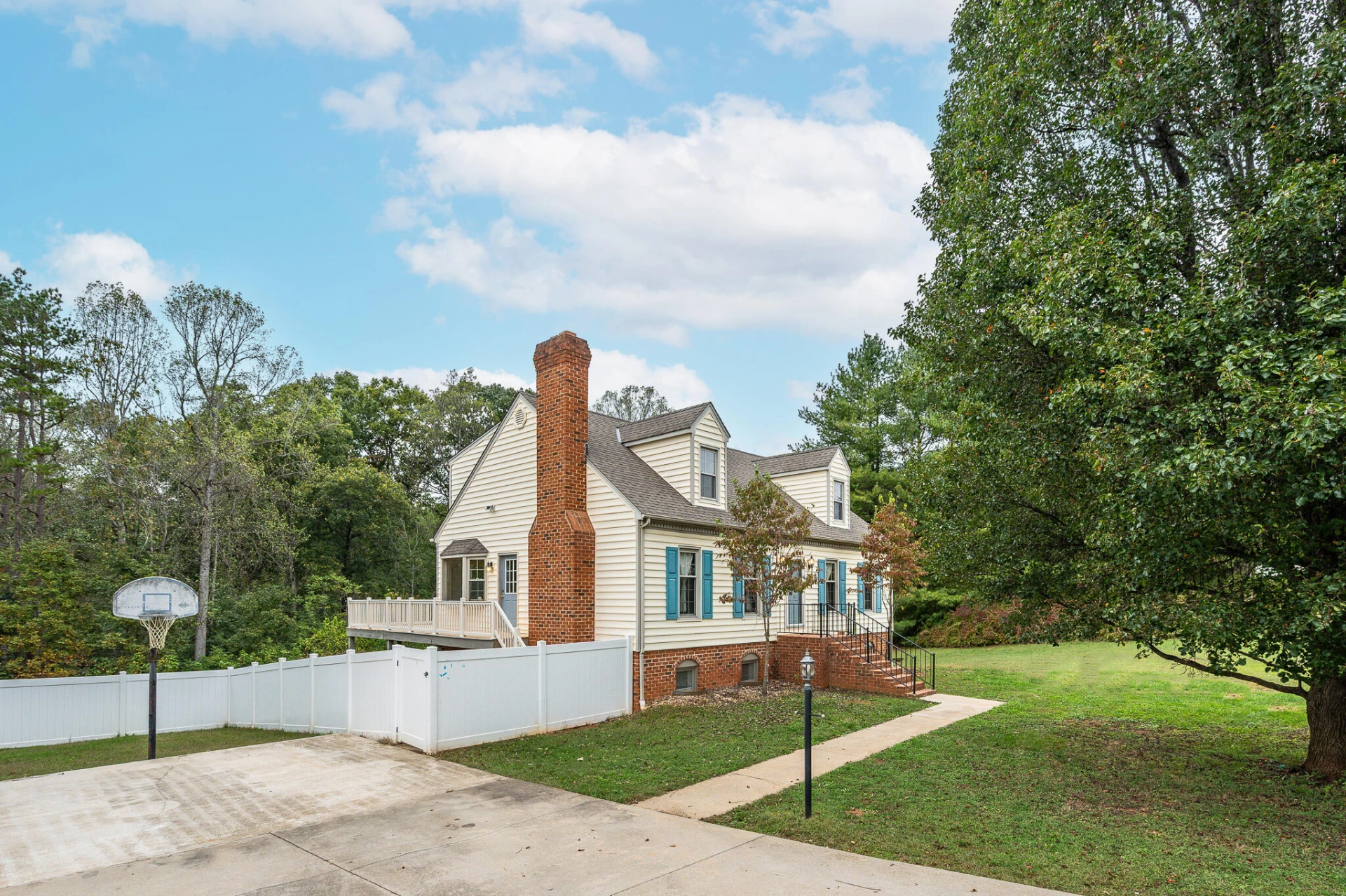 111 E Otter Ridge DR - Photo 2