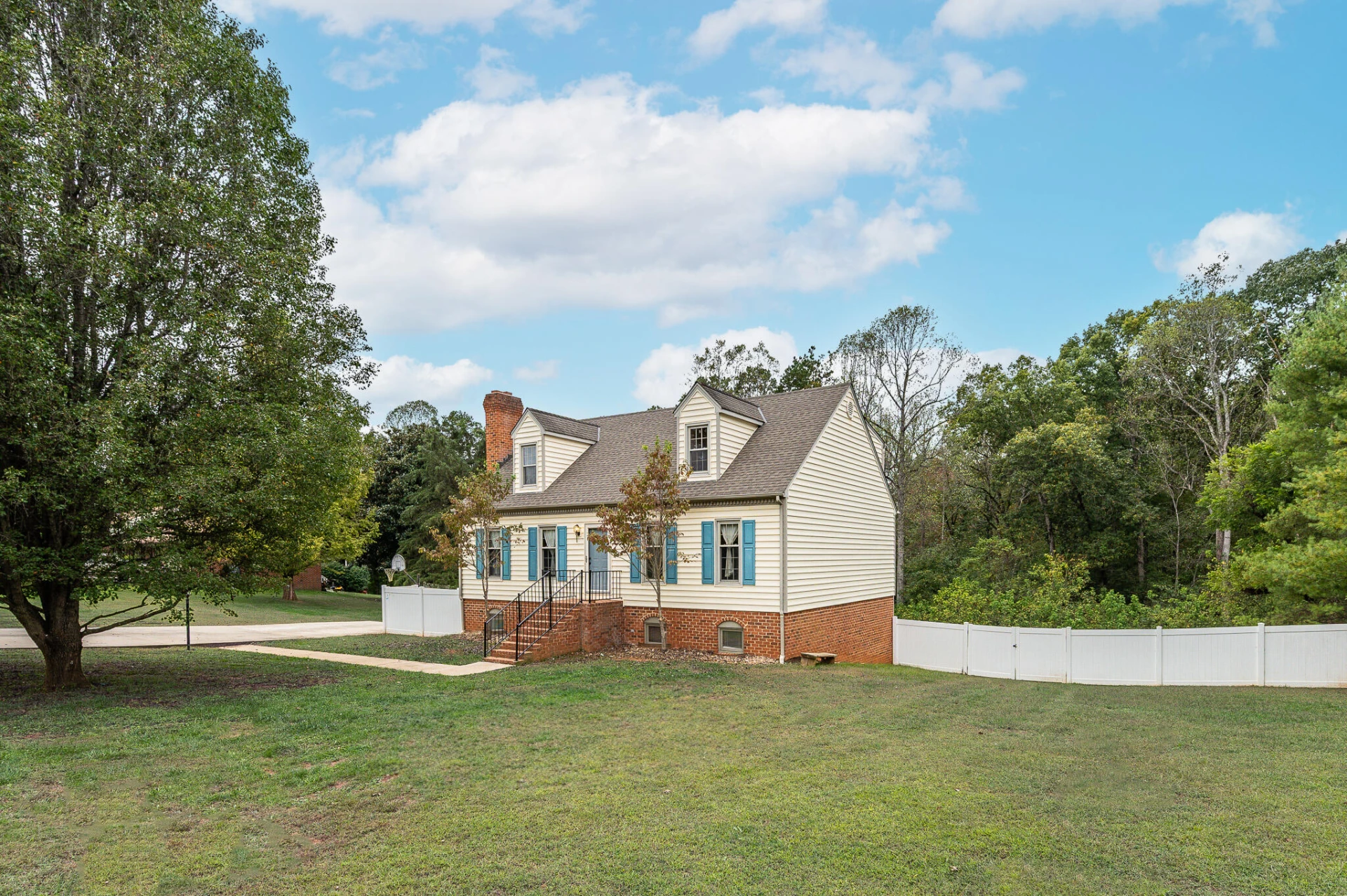 111 E Otter Ridge DR - Photo 3