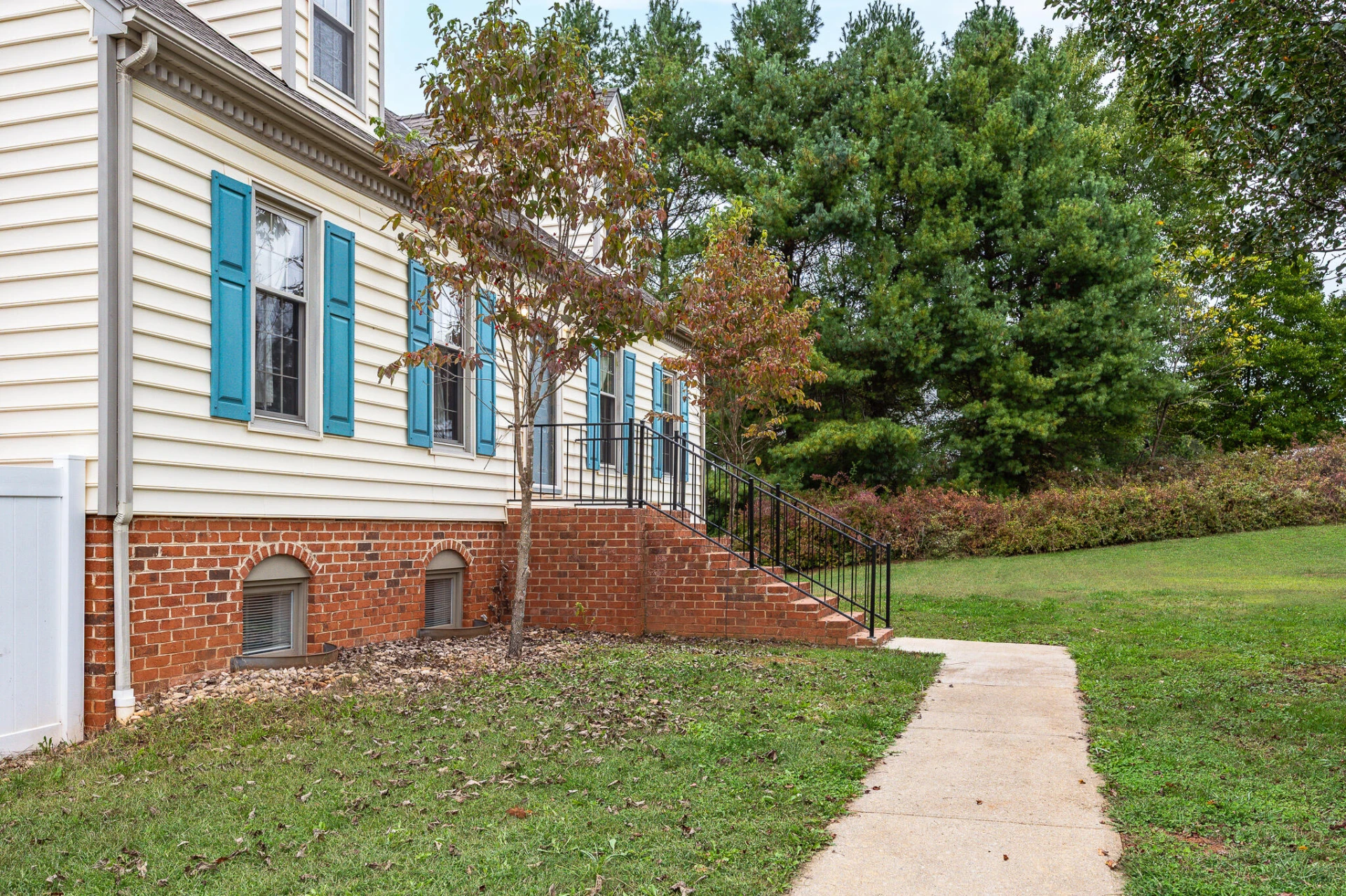 111 E Otter Ridge DR - Photo 8