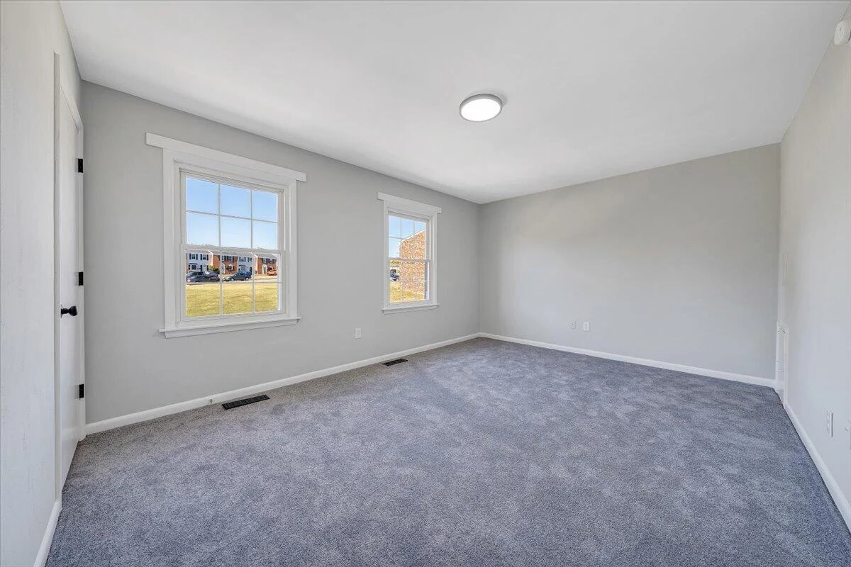 111 Southampton DR - Photo 14