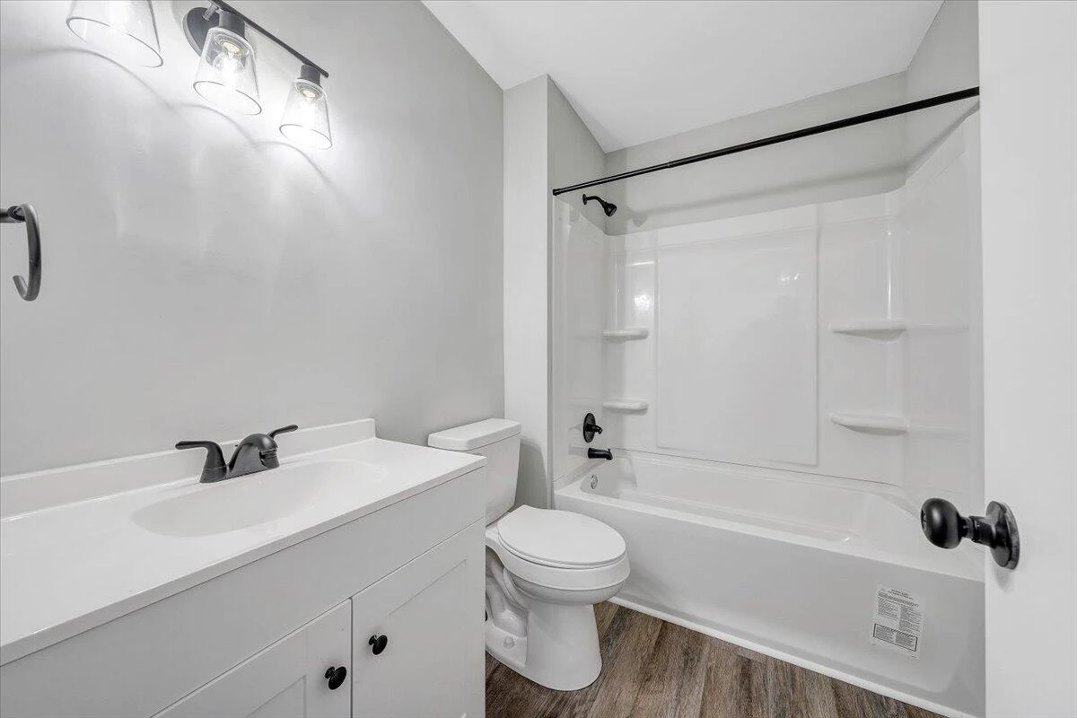 111 Southampton DR - Photo 17