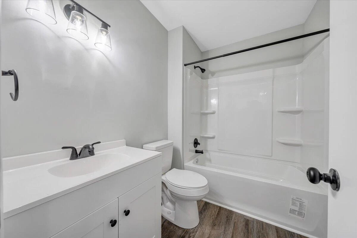 111 Southampton DR - Photo 18