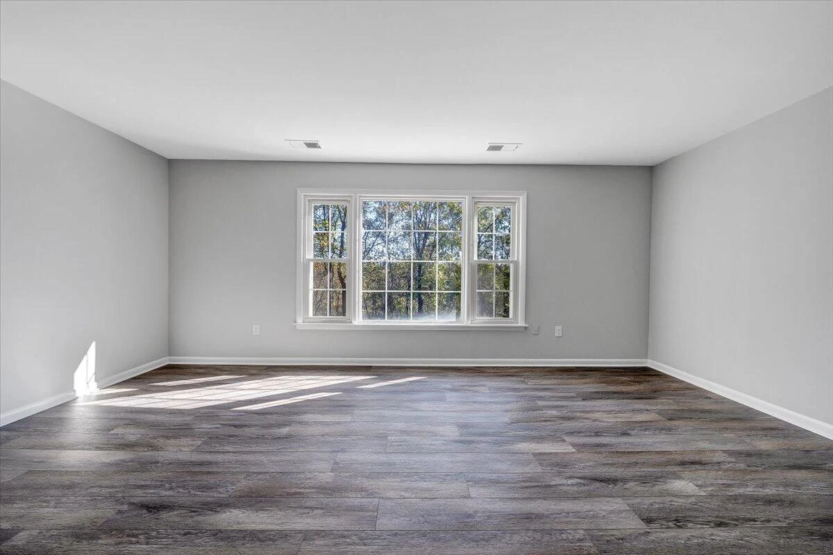 111 Southampton DR - Photo 4