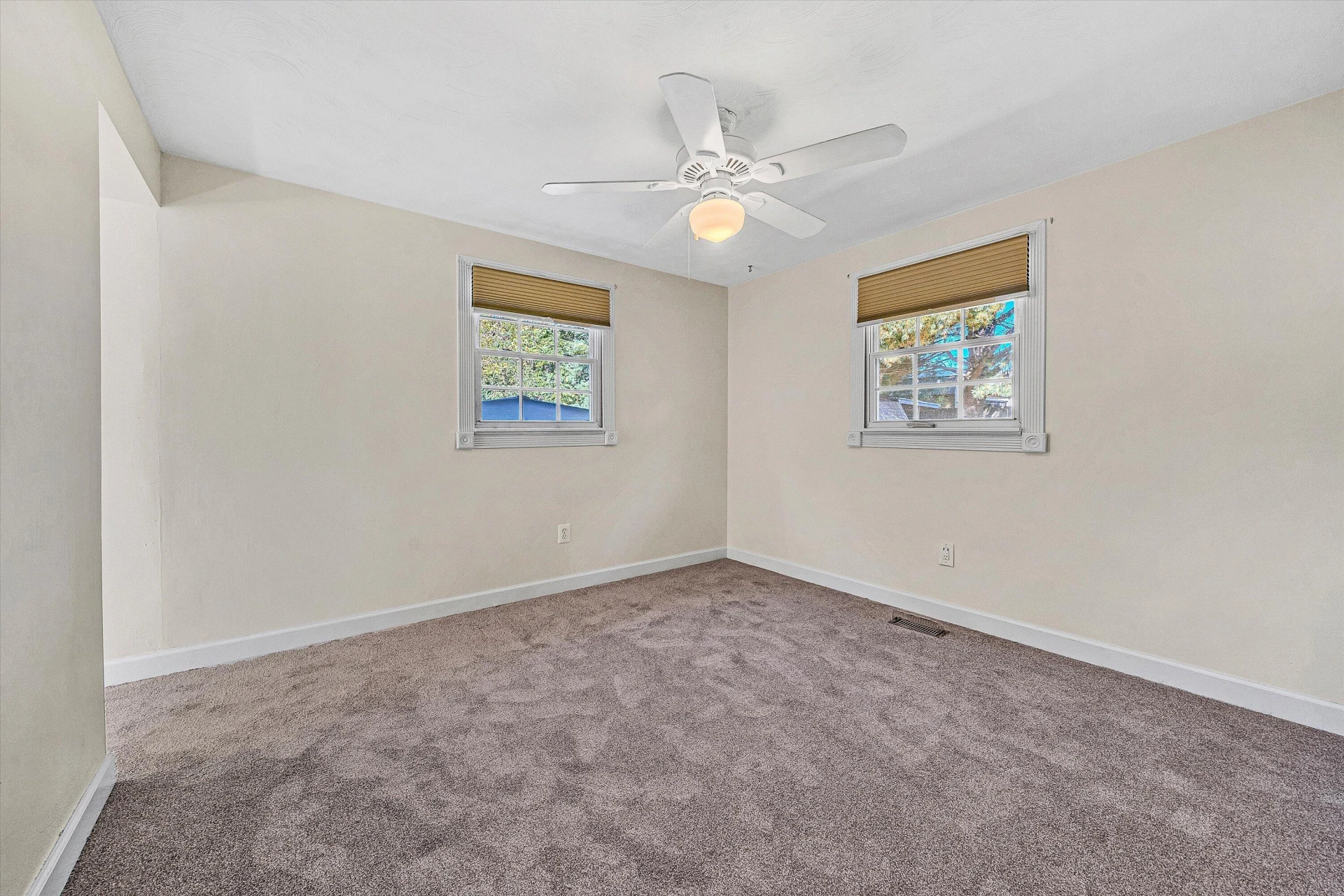 1445 GRATTON ST - Photo 17