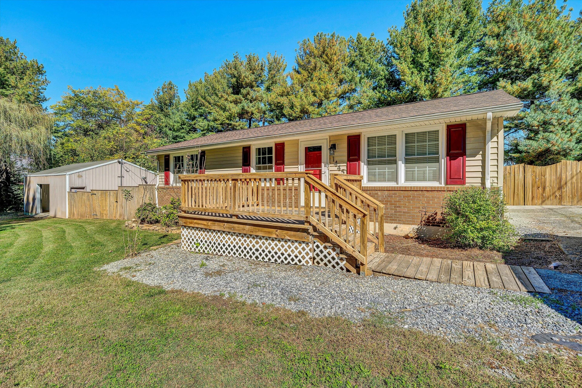 1445 GRATTON ST - Photo 2
