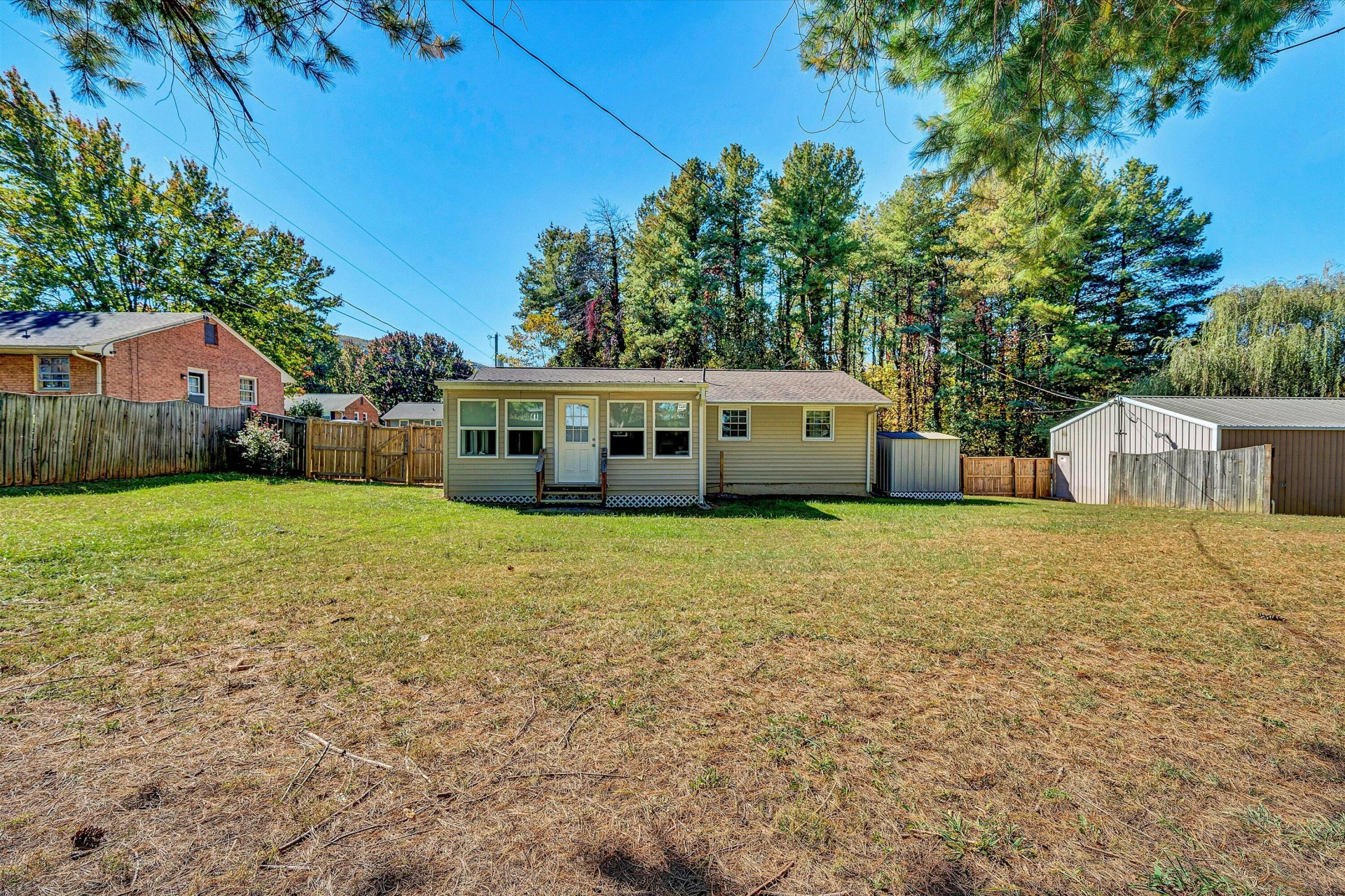 1445 GRATTON ST - Photo 28